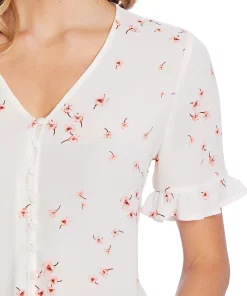 CeCe Ascading Florets Ruffled Sleeve Top 3 CeCe Ascading Florets Ruffled Sleeve Top -CeCe cloth-shop 17184461 fpx